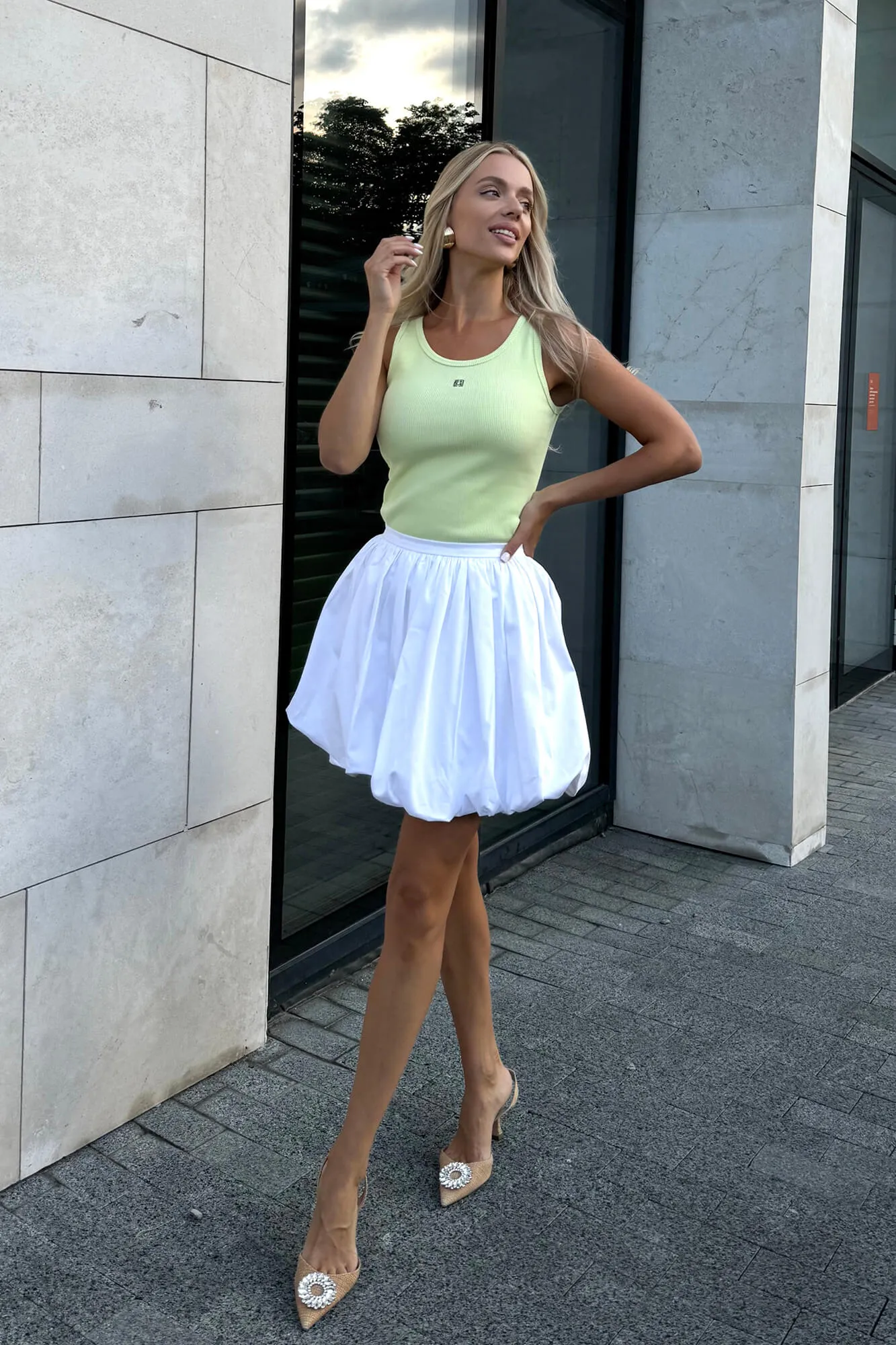 Топ на бретелях трикотажный с вышивкой