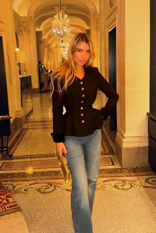 Топ на пуговицах с длинным рукавом