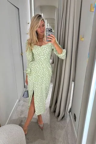 Платье-миди с длинным рукавом и воланами