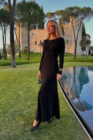 Платье-макси из трикотажа с длинным рукавом