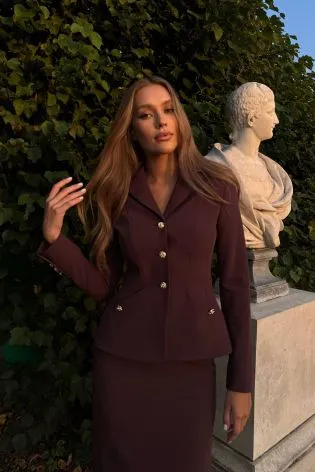 Жакет приталенного силуэта