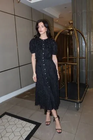 Платье в длине миди на пуговицах