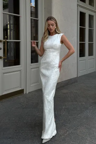 Платье-футляр в длине макси с пайетками