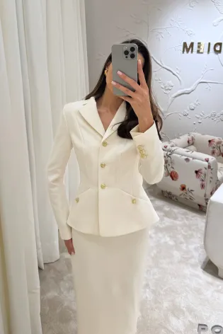 Жакет приталенного силуэта 