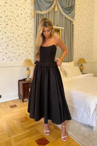 Корсет на пуговицах и юбка с отворотом