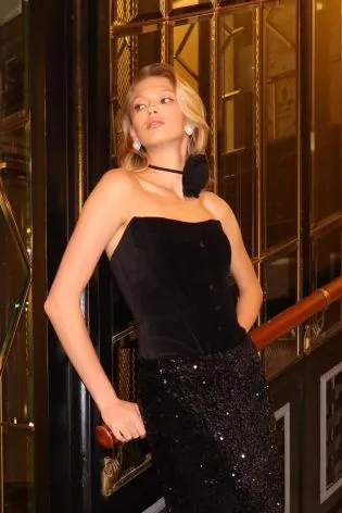 Боди из бархата на рельефном корсете