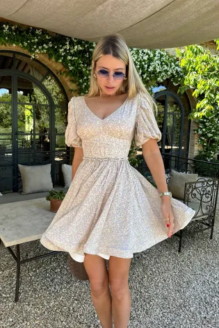 Платье-мини с пышной юбкой и складками на рукавах