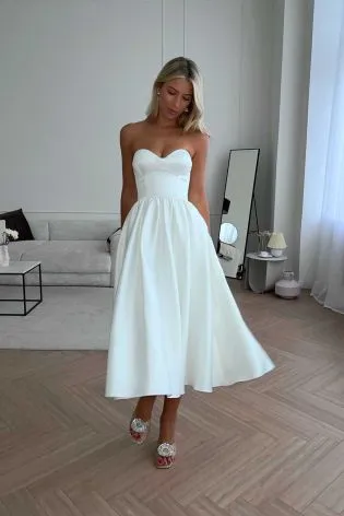 Платье бюстье в длине миди со складками на чашках