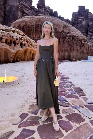 Платье-миди на корсетной основе с рельефами