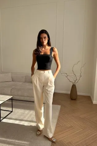 Брюки прямого кроя со стрелками