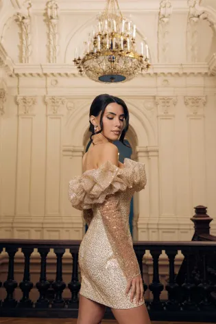 Платье-мини с длинным рукавом и сборкой "безе"