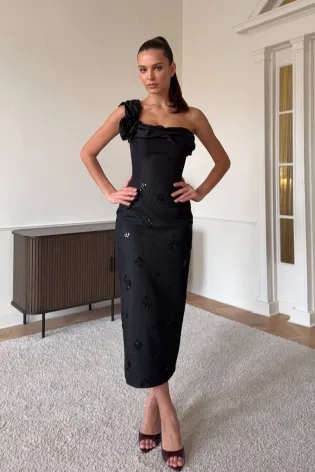 Боди с деталью «волна» на лифе