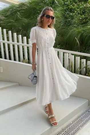 Платье в длине миди с акцентными пуговицами