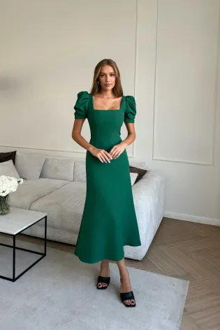 Платье-миди с квадратным вырезом и юбкой годе