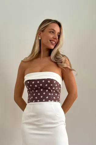 Топ на корсетной основе с контрастным отворотом