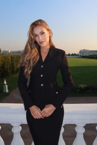 Жакет приталенного силуэта