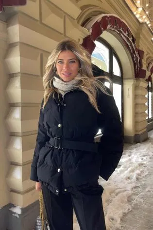 Куртка пуховая с поясом