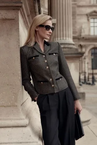 Жакет однобортный в клетку с бархатной отделкой