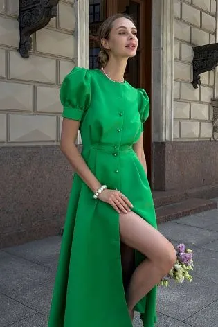 Платье в длине миди на пуговицах с пышной юбкой