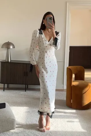 Платье-миди по фигуре с кружевом