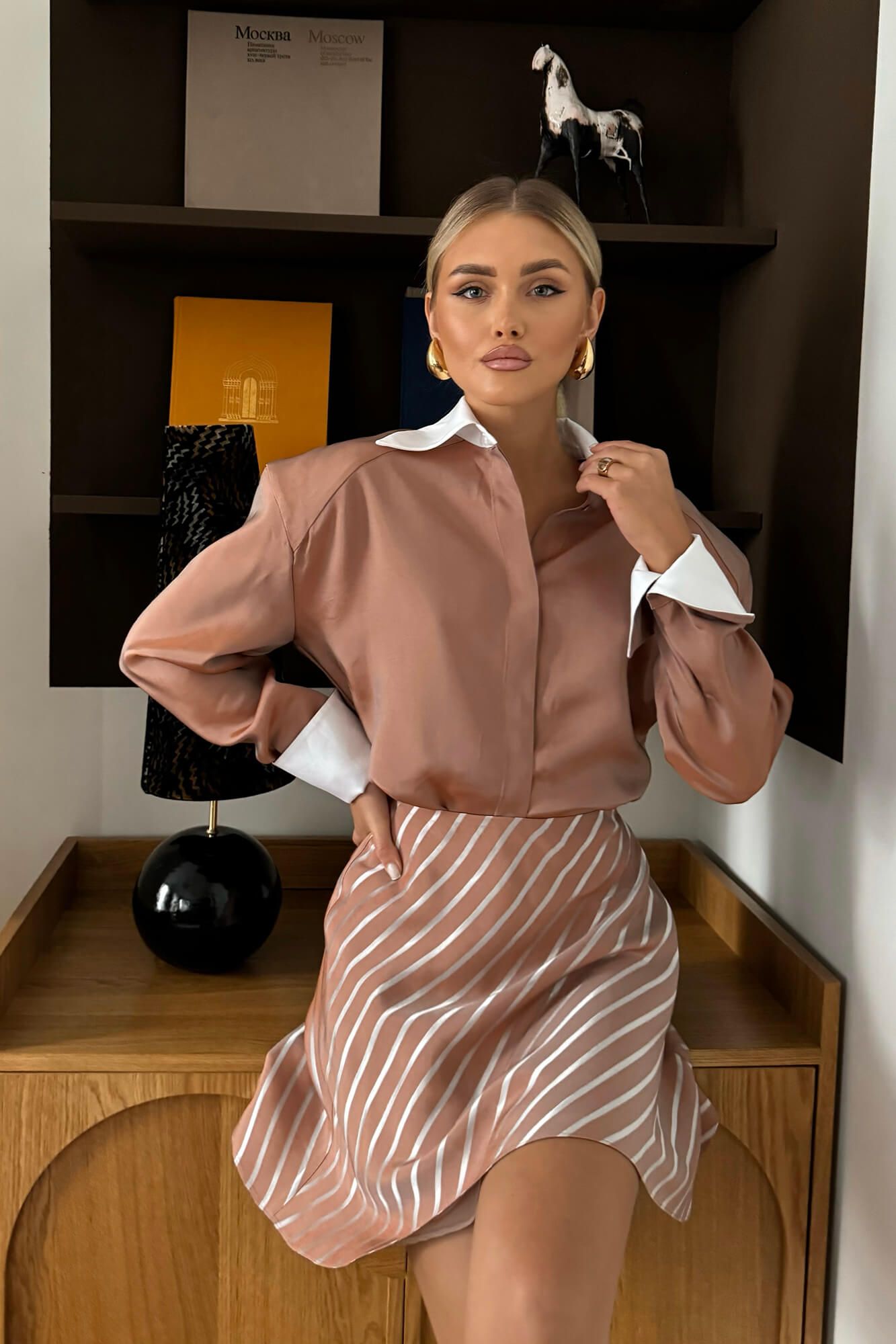 Рубашка с объемными плечами