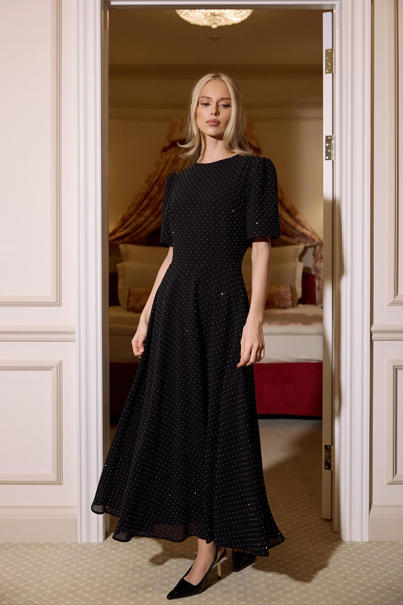 

Платье миди из шифона со стразами, Черный, Платье миди из шифона со стразами