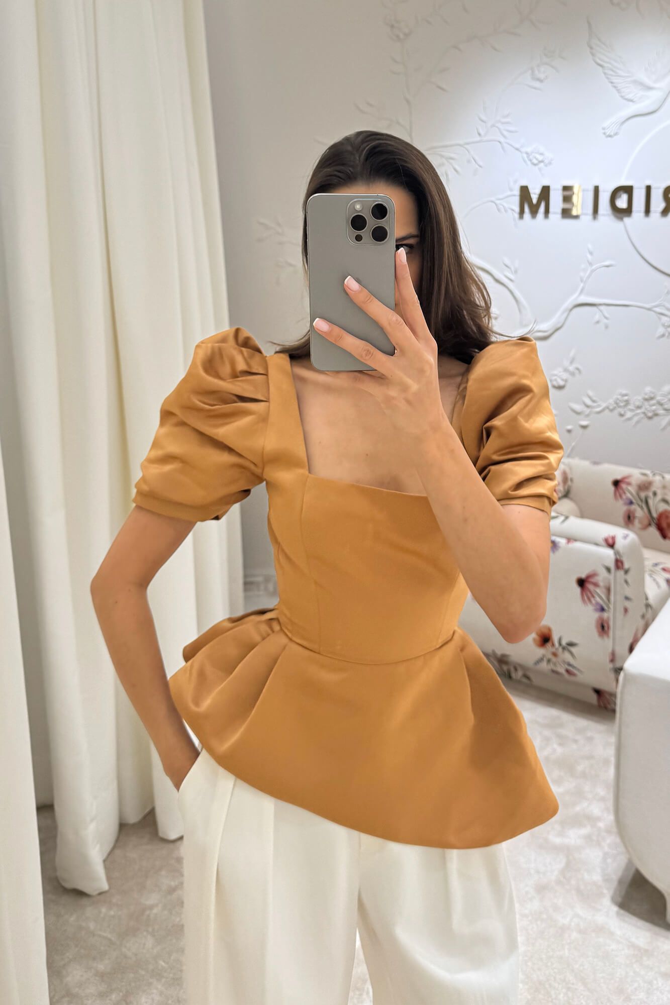 Топ с квадратным вырезом и коротким рукавом 19500₽