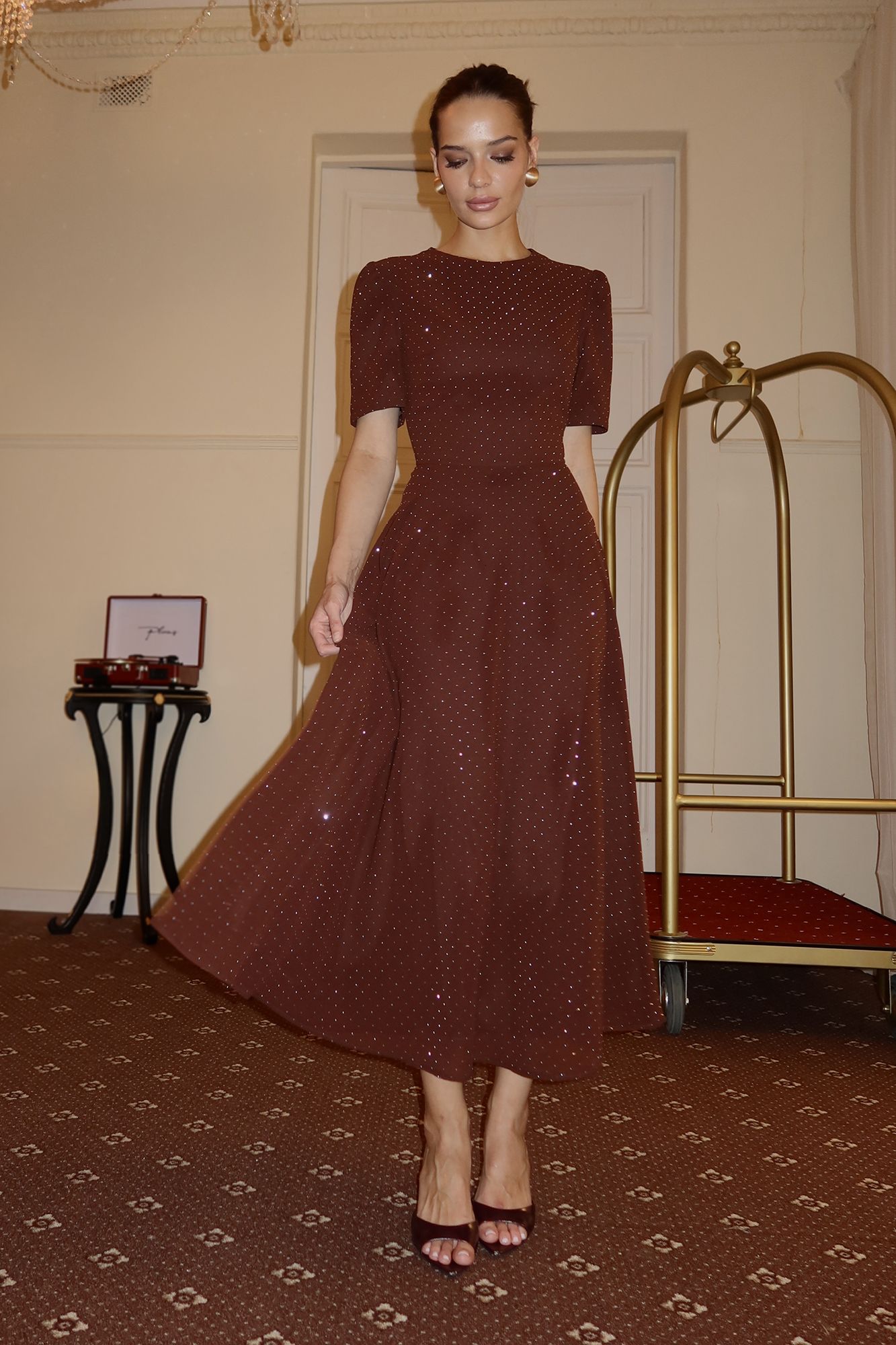 

Платье миди из шифона со стразами, Коричневый, Платье миди из шифона со стразами