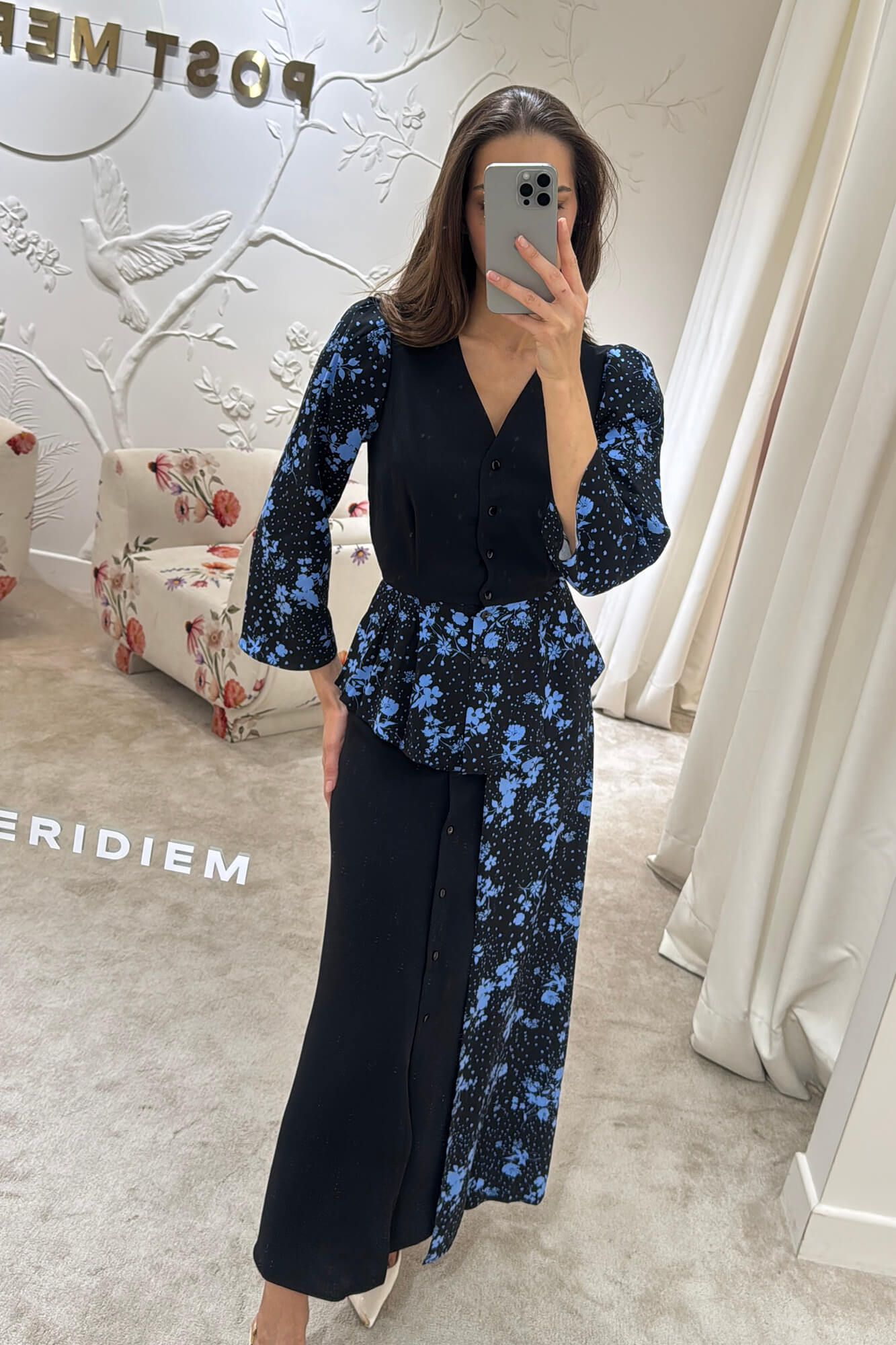 Топ с длинным рукавом на пуговицах 19000₽