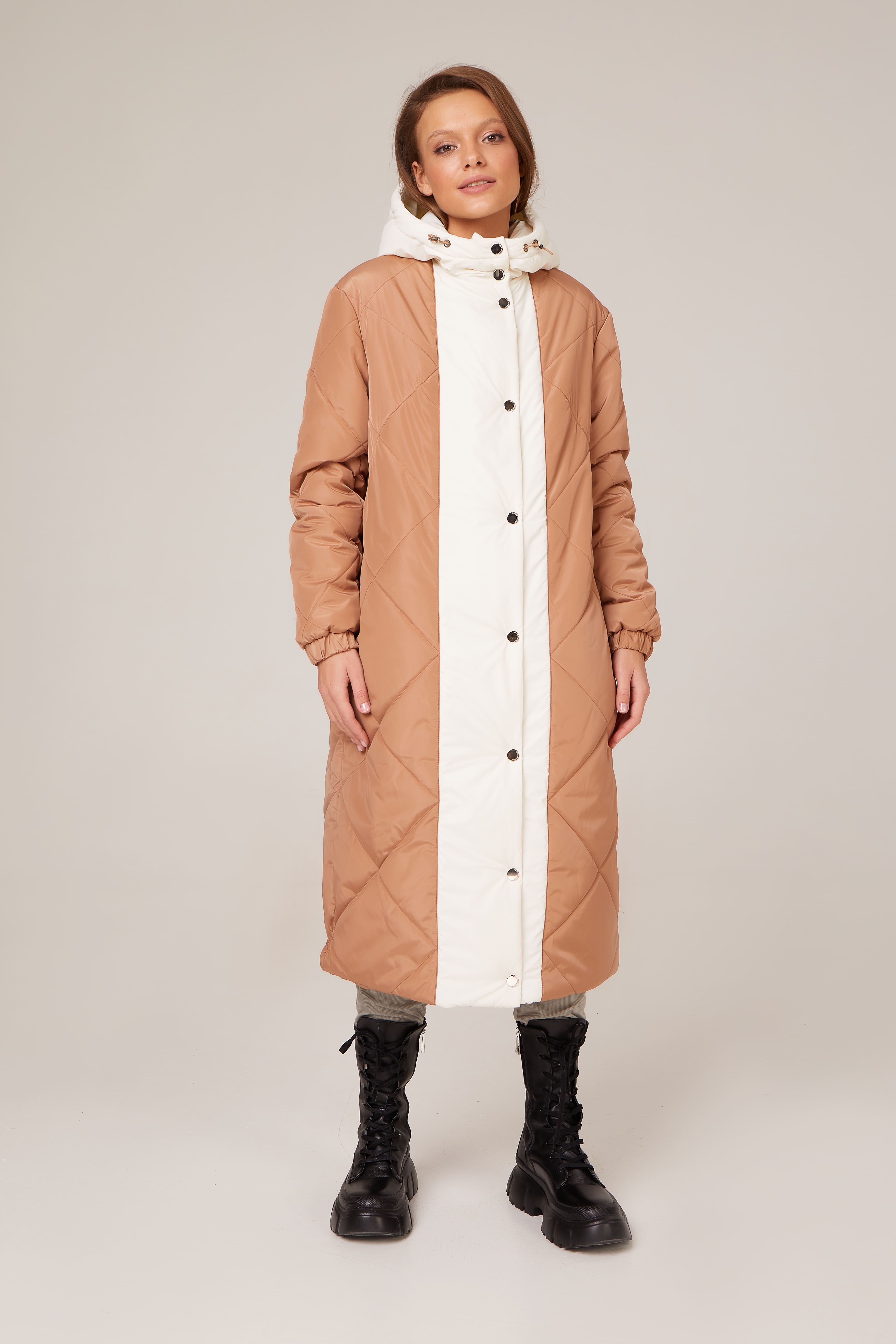 Пальто стеганое в длине миди 24300₽