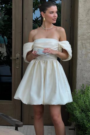 Платье-мини с драпированным лифом и пышной юбкой