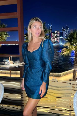 Платье-мини из жаккарда с длинным рукавом