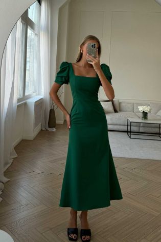 Платье-миди с квадратным вырезом и юбкой годе