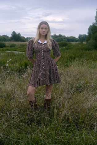 Платье-мини на пуговицах с коротким рукавом