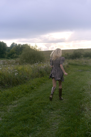 Платье-мини на пуговицах с коротким рукавом