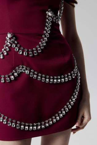 Платье-комбинезон с декором из страз