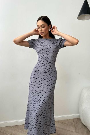 Платье миди приталенного силуэта с коротким рукавом