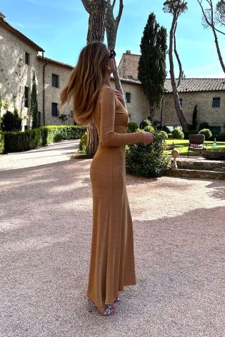 Платье-макси из трикотажа с длинным рукавом