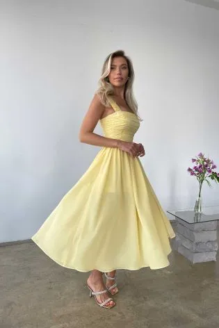 Жёлтые женские платья