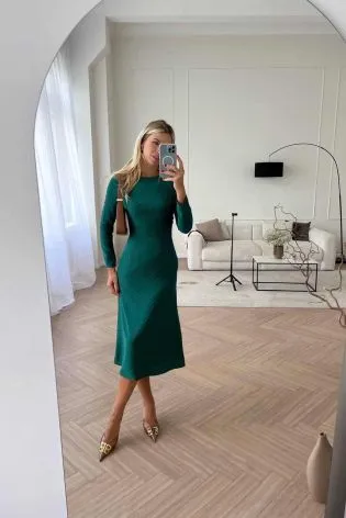 Модные зеленые женские платья: с чем носить в - новости IssaPlus
